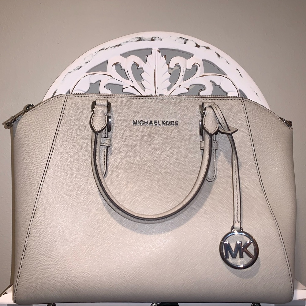NWT Michael Kors Ciara Large 
Saffiano Leather Satchel in Cement